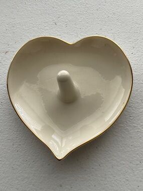 Mikasa Cream Heart-Shaped Porcelain Ring Holder with Gold Accent